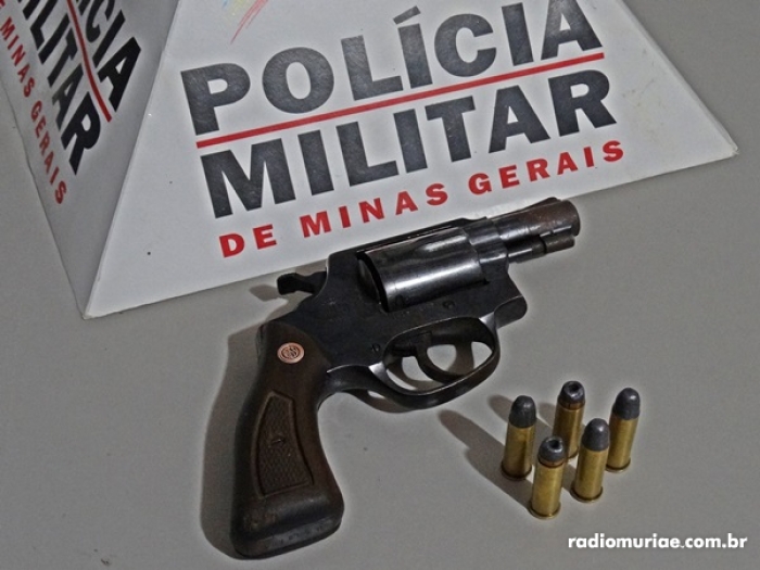 Menor é apreendido com arma de fogo no bairro Porto em Muriaé