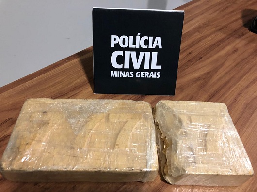 Polícia Civil apreende duas barras de pasta base de cocaína em Realeza