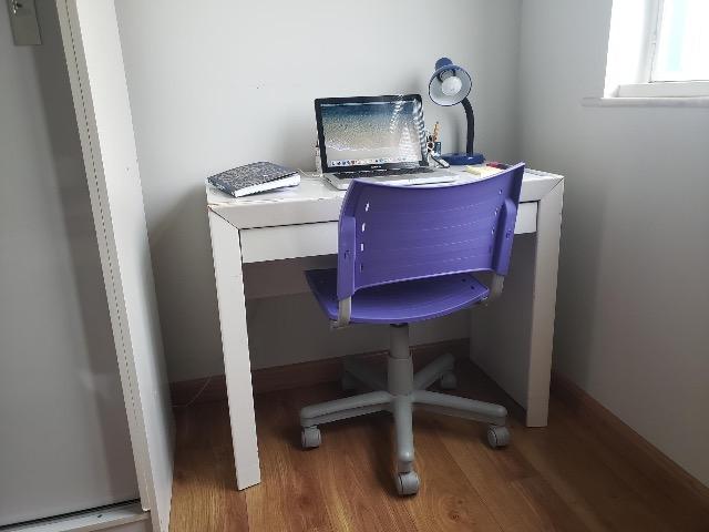 Escrivaninha/Mesa de estudos