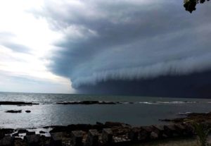 Ciclone subtropical Kurumi se forma na costa do ES e pode trazer Muita chuva para a zona da mata Mineira