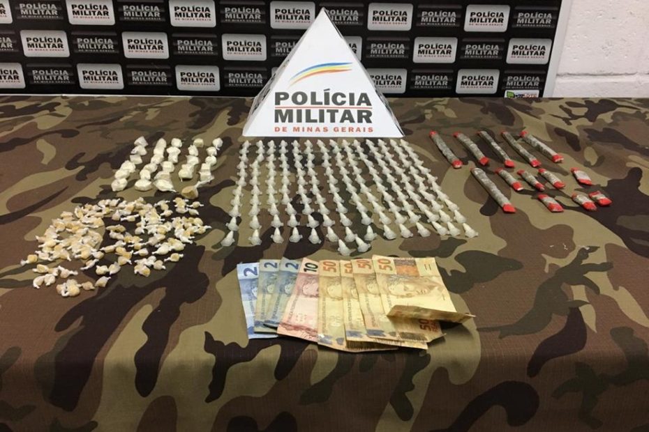 PM apreende mais de 150 pinos de cocaína e outras drogas em Juiz de Fora; homem foi preso