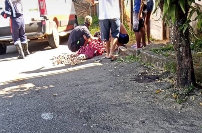 Dois homens são baleados e levados para o hospital em Muriaé.