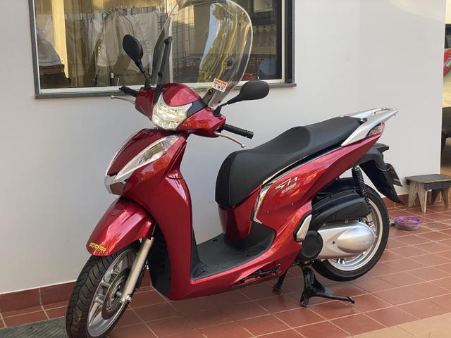 Honda SH 300i 18/18 – 1.806 km