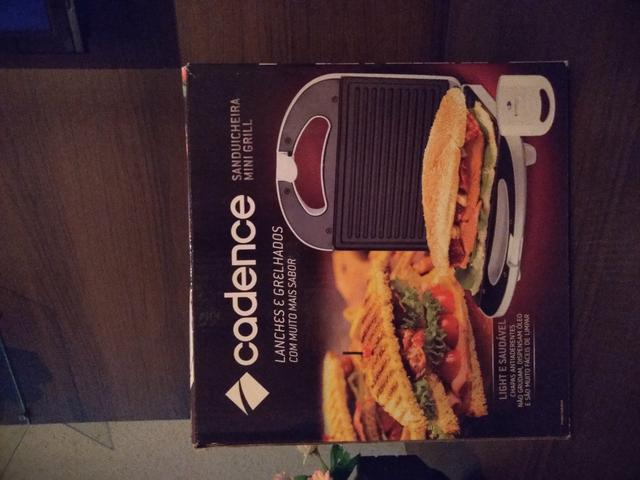 Sanduicheira grill cadence
