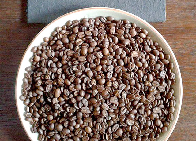 BLACK IVORY COFFEE EM GRÃO TORRADO