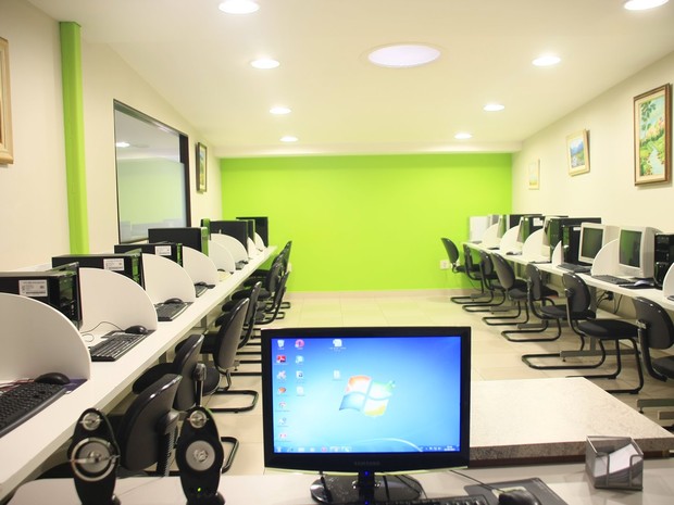 CURSO COMO MONTAR E ADMINISTRAR UMA ESCOLA DE INFORMÁTICA