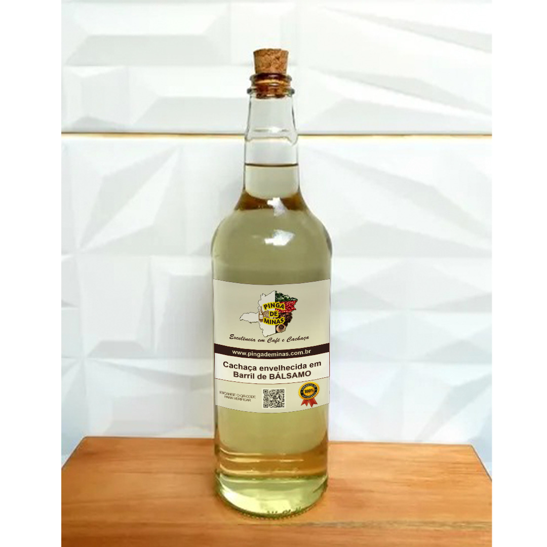 Cachaça envelhecida em Barril de BÁLSAMO