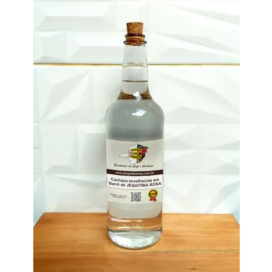 Cachaça envelhecida em Barril de JEQUITIBÁ-ROSA